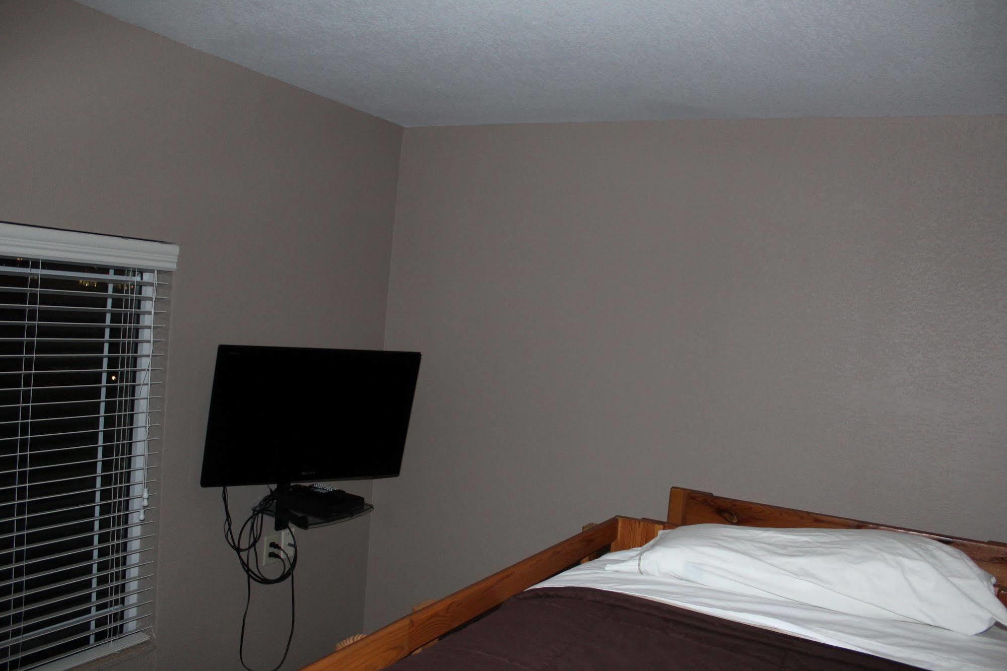 Bell'S Extended Stay And Suites Saint Robert Exterior foto