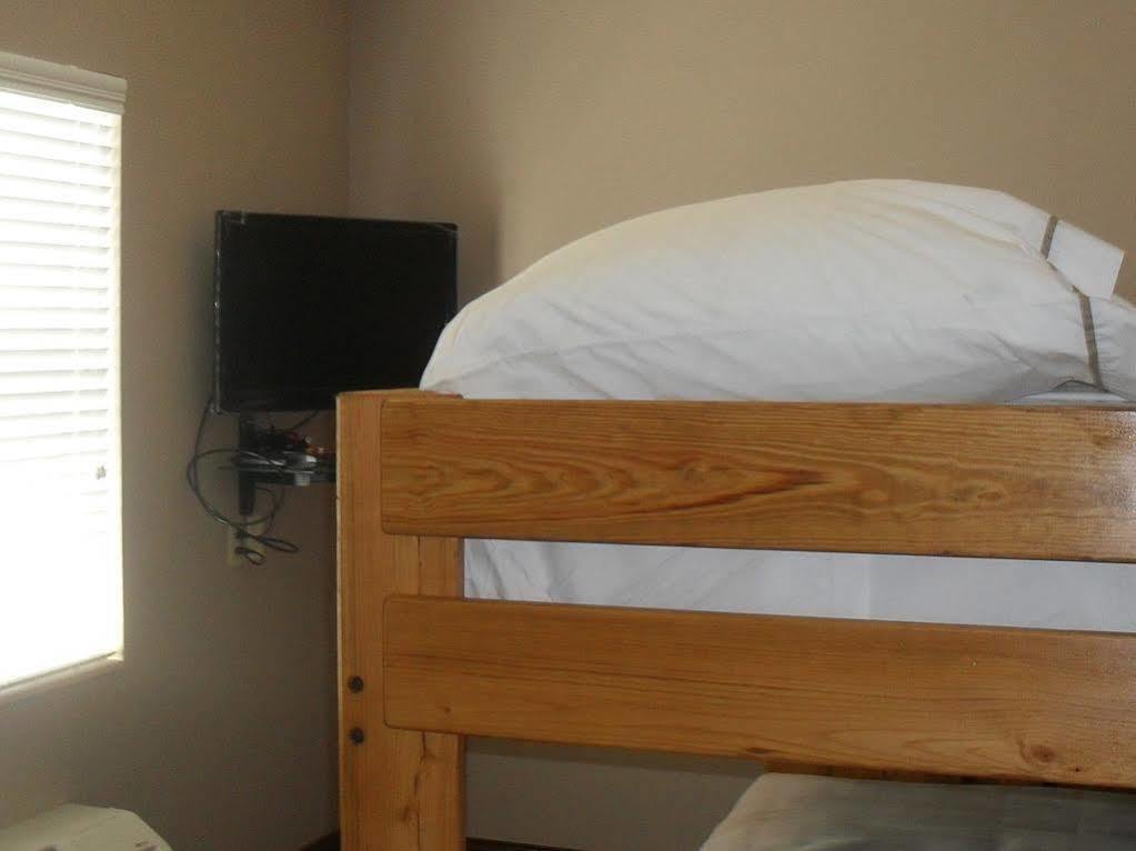 Bell'S Extended Stay And Suites Saint Robert Exterior foto